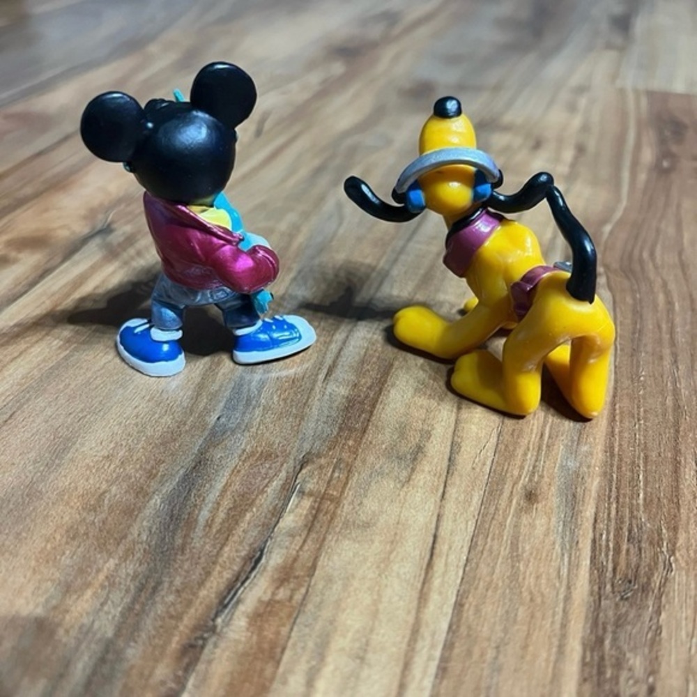 Vintage 1988 Figures Pluto w/Walkman Headphones Mickey Guitar Walt Disney RARE - Picture 3 of 4
